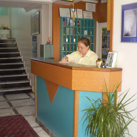 Blue Yacht Marina Ξενοδοχείο με διαμερίσματα 3*