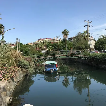 Blue Yacht Marina Apartahotel 3*
