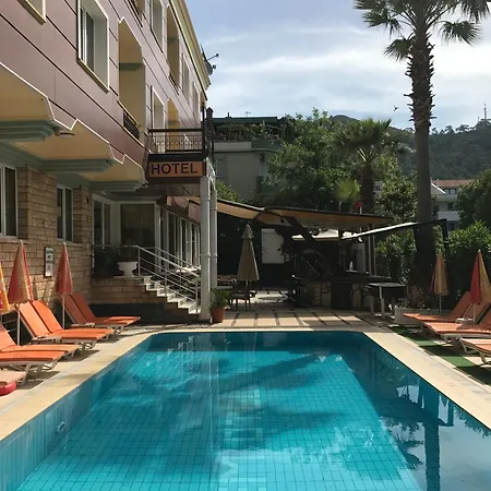 Blue Yacht Marina 3* מרמריס
