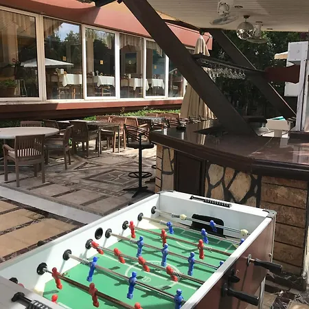 Blue Yacht Marina 3* 말마리스