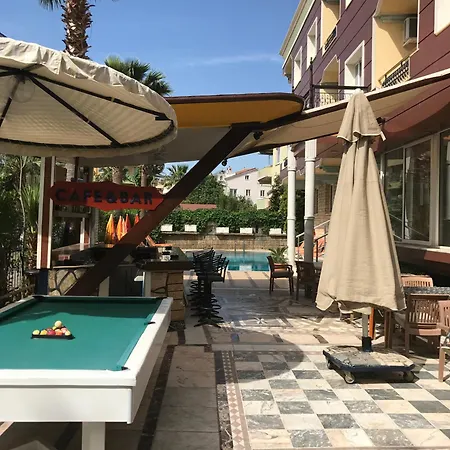 Blue Yacht Marina מלון דירות