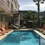 Blue Yacht Marina 아파트호텔 3*