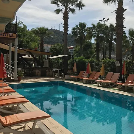 Blue Yacht Marina Aparthotel